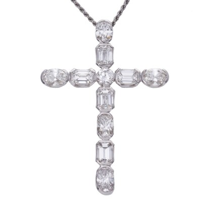 Platinum Graff Diamond Cross Pendant, 10.9 carats total diamond weight