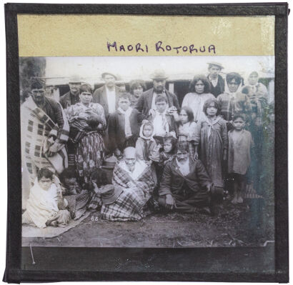 UNKNOWN PHOTOGRAPHER Māori group, Rotorua