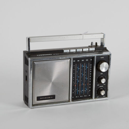 A Commodore Supersonic De Luxe Radio