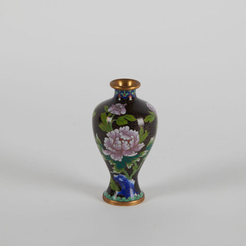 A Chinese Cloissone Vase