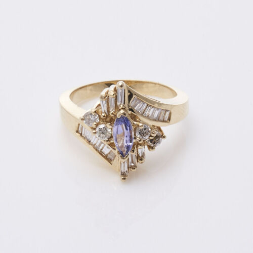 14ct Diamond and Tanzanite Ring