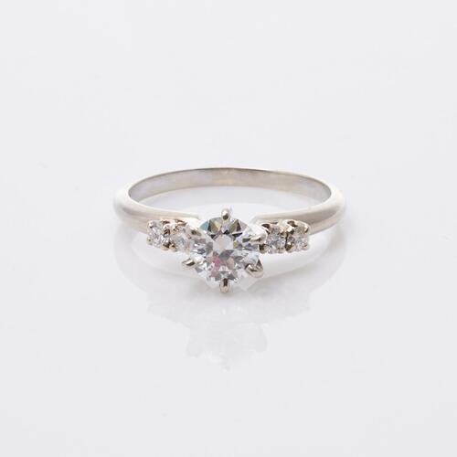 14ct Solitaire Diamond & Shoulder Diamond Ring 0.77ct