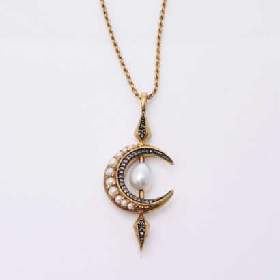 Missoma Harris Reed Crescent Moon Pearl Necklace