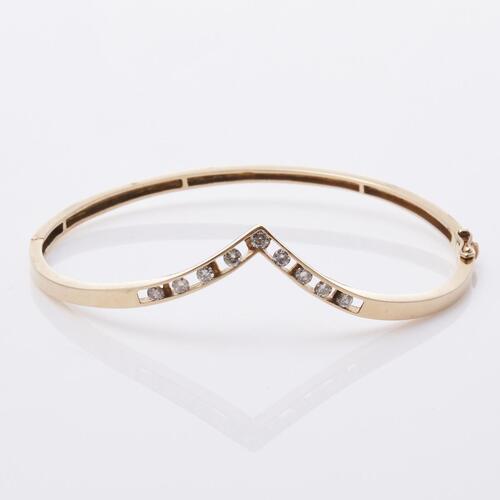 14ct Diamond Bangle.