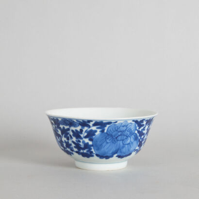 A 19th Century Chinese Blue and White 'Floral' Bowl (Hengli Chupin Mark)