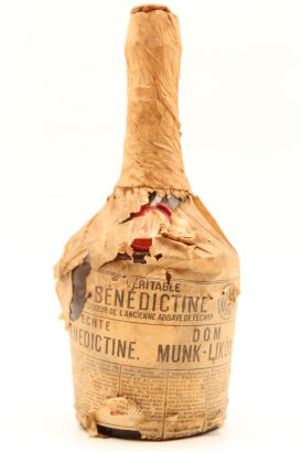 (1) DOM Benedictine Liqueur, Normandy, circa 1960s