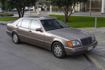 1993 Mercedes-Benz 300SEL (W140)