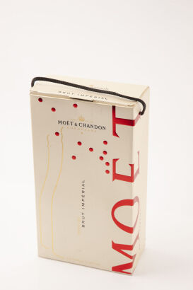 (1) NV Moet et Chandon Brut Imperial Twin Gift Pack with two bottles as one lot