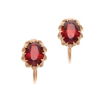 9ct Garnet Earrings *