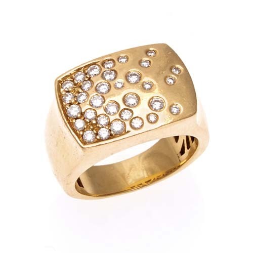 18ct Diamond Ring