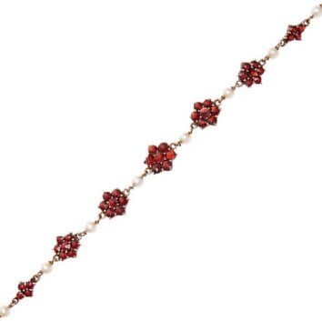 9ct Garnet and Pearl Bracelet *