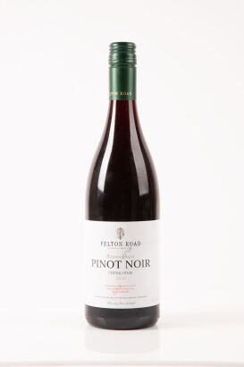 (1) 2010 Felton Road Bannockburn Pinot Noir, Central Otago