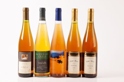 Ten bottles of Australian and New Zealand White Wine in one lot