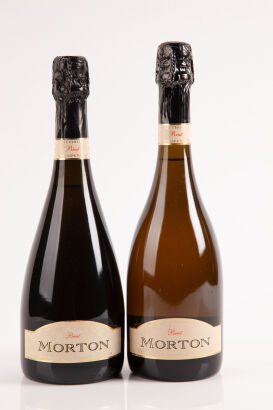 (2) NV Morton Estate Methode Traditionelle