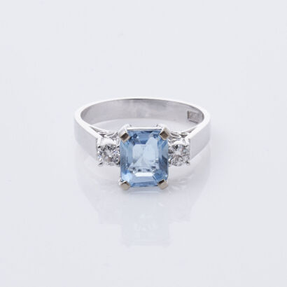 18ct Aquamarine & Diamond Ring