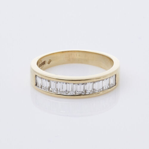 18ct Baguette Diamond Ring. TDW 1.00 carat