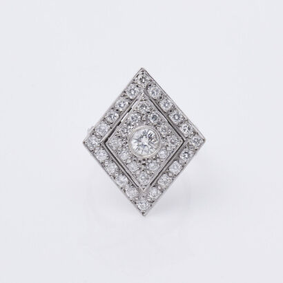 18ct Traditional Diamond Cluster Ring