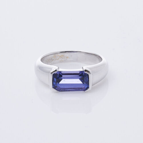 18ct White Gold, Emerald cut Tanzanite solitaire ring