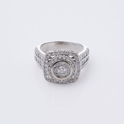 18ct Modern Diamond Cluster Ring