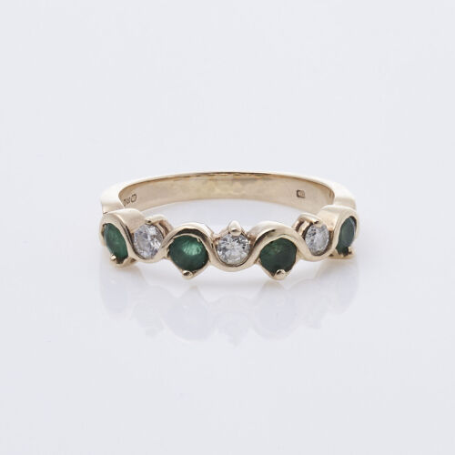 9ct Emerald and Diamond Ring