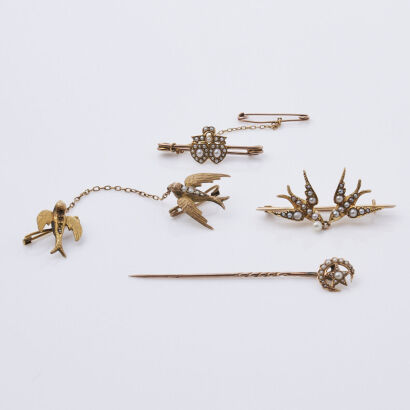 Collection of four 9ct Yellow Gold Gold Vintage Items