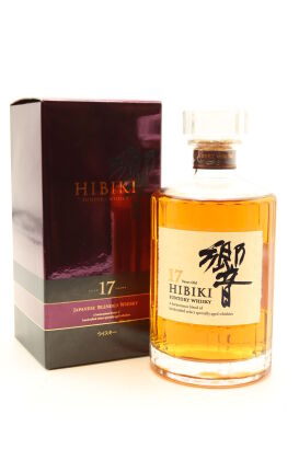 (1) Hibiki 17 Year Old Blended Japanese Whisky, 43% ABV