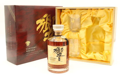 (1) Hibiki 17 Years Old Blended Japanese Whisky Gift Set with 2 glasses, 43%ABV