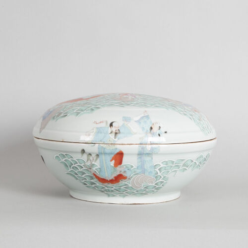 A Chinese Famille Rose 'Eight Immortals' Box (Qianlong Nian Zhi Mark)