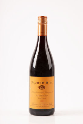 (1) 2004 Sacred Hill Marlborough Vineyard Pinot Noir, Marlborough