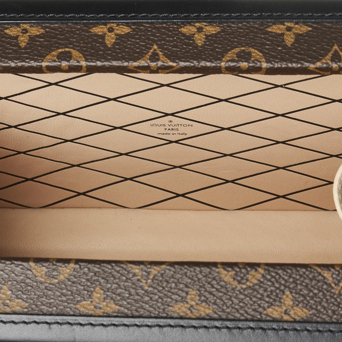 Sold at Auction: LOUIS VUITTON Petite Malle Monogram Trunk Handbag