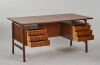 An Omann Jun Model 75 Executive Desk - 3