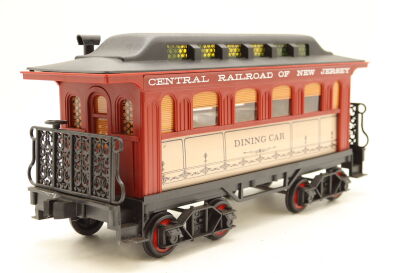 (1) Jim Beam Bourbon Whisky Dinning Car Decanter, 80 Proof, 100 months, 750ml