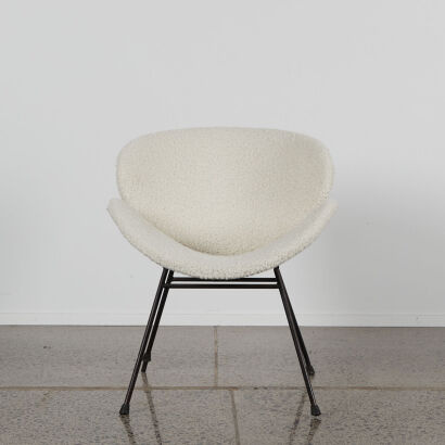 A Cream Boracay Lip Chair