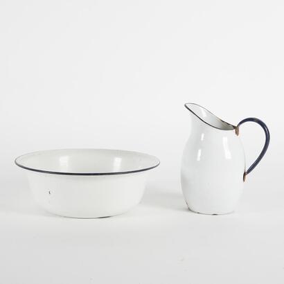 A Vintage Enamel Jug And Bowl Set