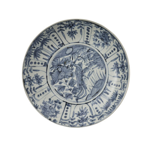 A Large Chinese Blue and White Swatow Ware Dish