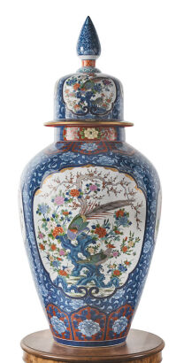 A Large Japanese Imari Temple Jar with Birds and Floral Medallion Design