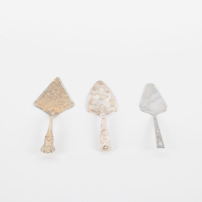 Three Cake Server&rsquo;s
