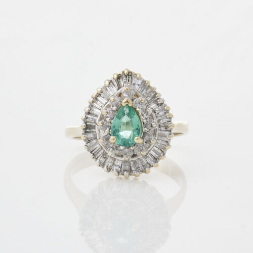 14ct Emerald & Diamond Ring