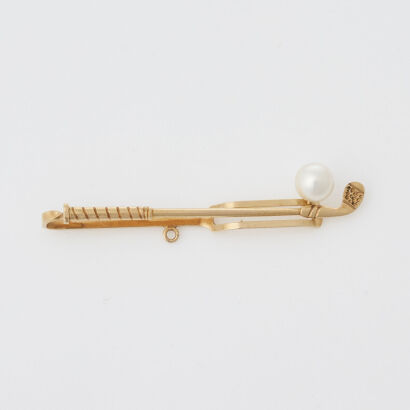 18ct Yellow Gold Vintage Golf Tie Pin with Japanese Cultured Pearl