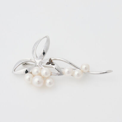 Mikimoto Cultured Pearl Brooch.