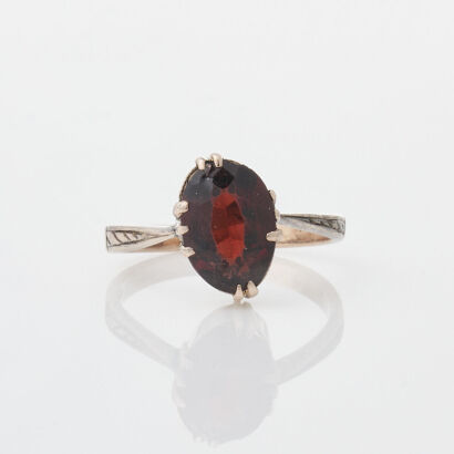 9ct Rose Gold Vintage Garnet Ring