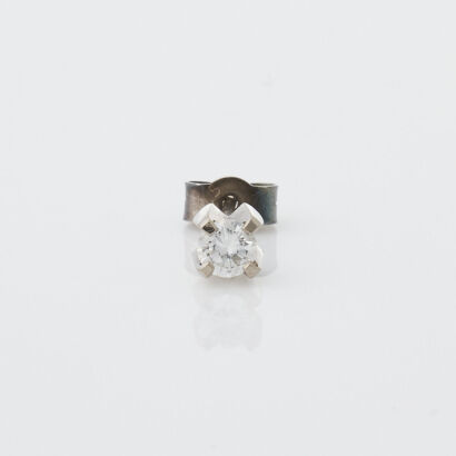 18ct White Gold Single Diamond Stud .18ct