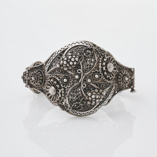 Silver Filligree Snap Bangle