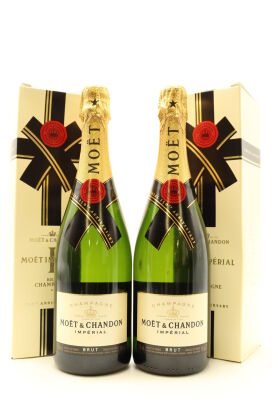 (2) NV Moet & Chandon Brut Imperial, Champagne (GB)