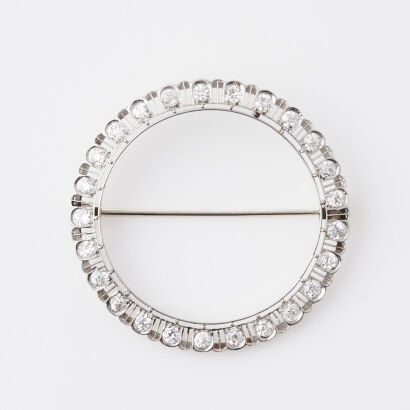 14ct White Gold, Diamond brooch of 2.25cts TDW