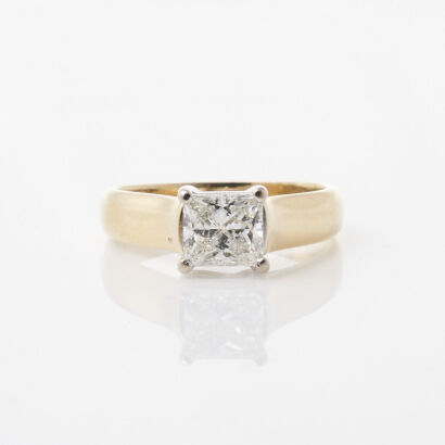 A 1.02ct Princess cut Diamond Solitaire ring in 18ct Yellow & White Gold