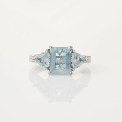 18ct White Gold, Aquamarine Three Stone ring of 2.95cts Total