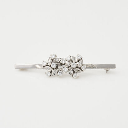 18ct White Gold, Diamond Brooch of 1.10cts TDW