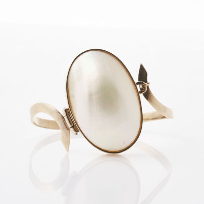 9ct Yellow Gold, Large Mabe Pearl Bangle