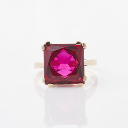 9ct Yellow Gold, Synthetic Ruby Ring